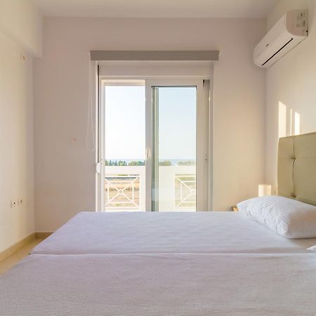 Casa Marinella Lägenhet Gennadi Exteriör bild