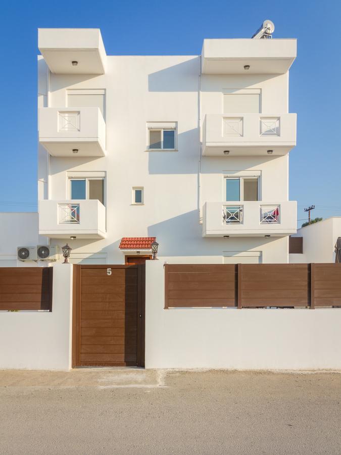 Casa Marinella Lägenhet Gennadi Exteriör bild