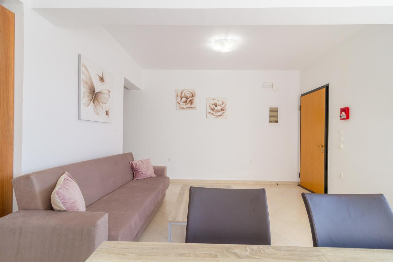 Casa Marinella Lägenhet Gennadi Exteriör bild